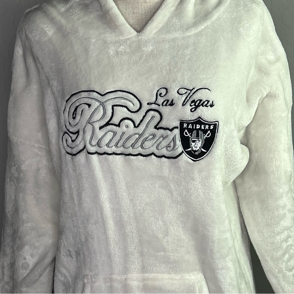 Las Vegas Raiders Women’s Teddy Cream Pull Over Kangaroo Pockets Hoodie Large - Picture 4 of 7
